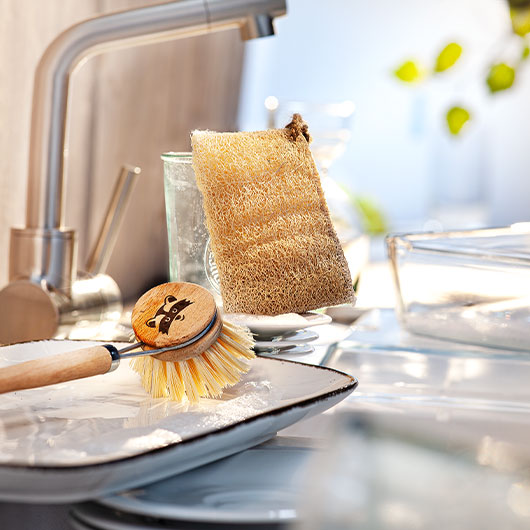 Nachhaltige Spülbürste mit Wechselkopf und Luffa-Schwamm