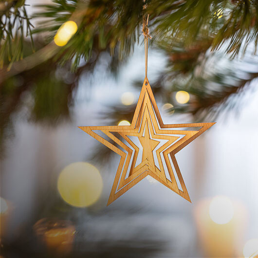 Baumschmuck Sterne aus Erlenholz